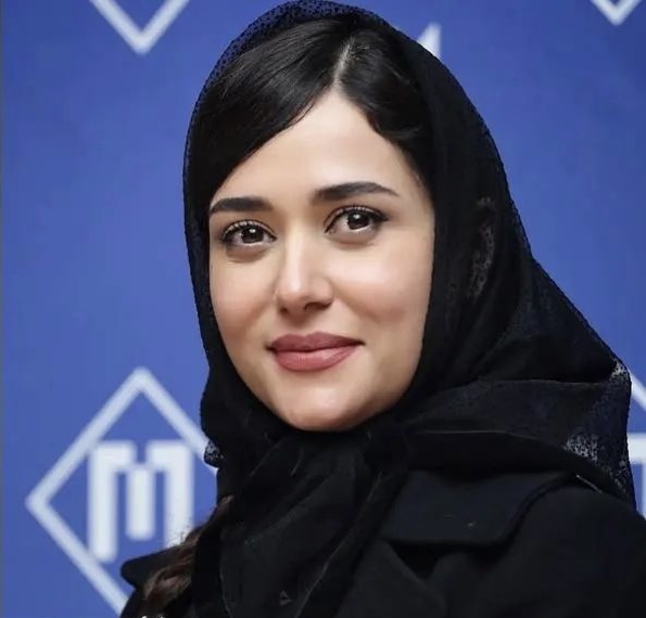 افراد مشهور چگونه روسری وینتیج را استایل می کنند؟