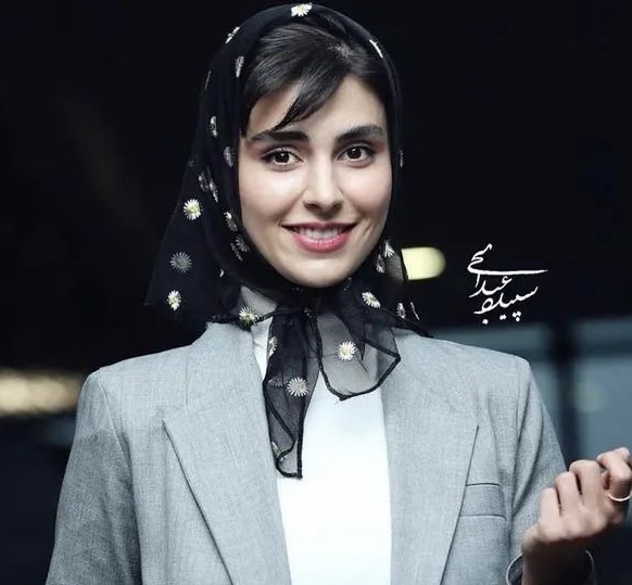 افراد مشهور چگونه روسری وینتیج را استایل می کنند؟